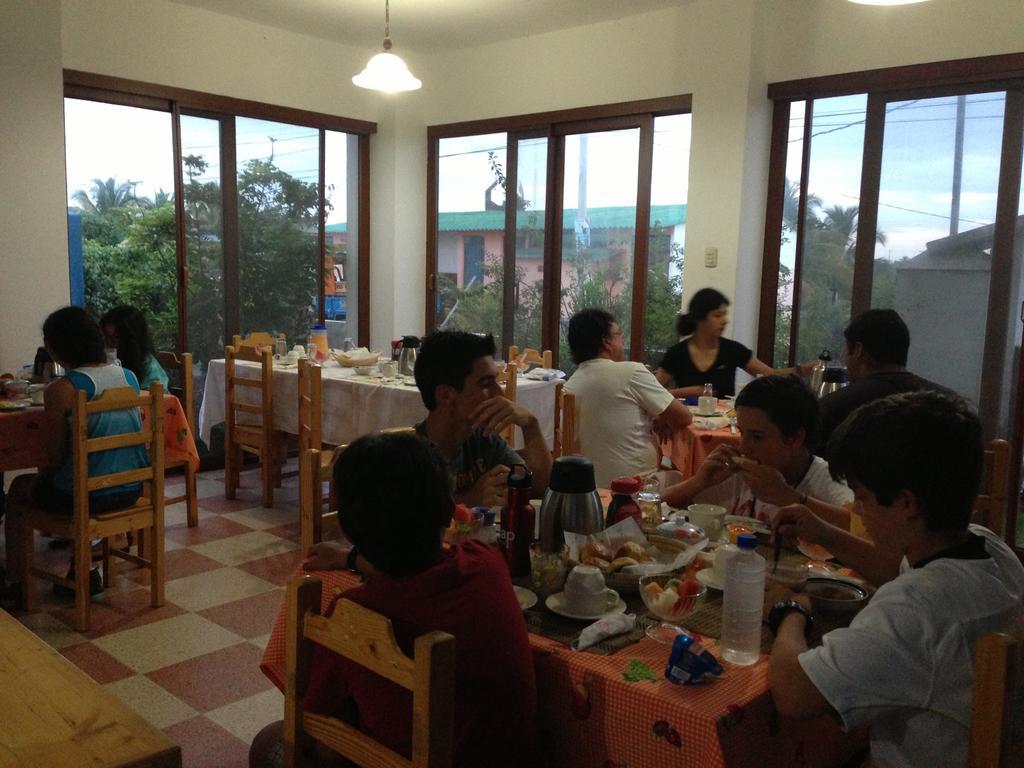 Hotel Sula Sula Puerto Villamil Buitenkant foto