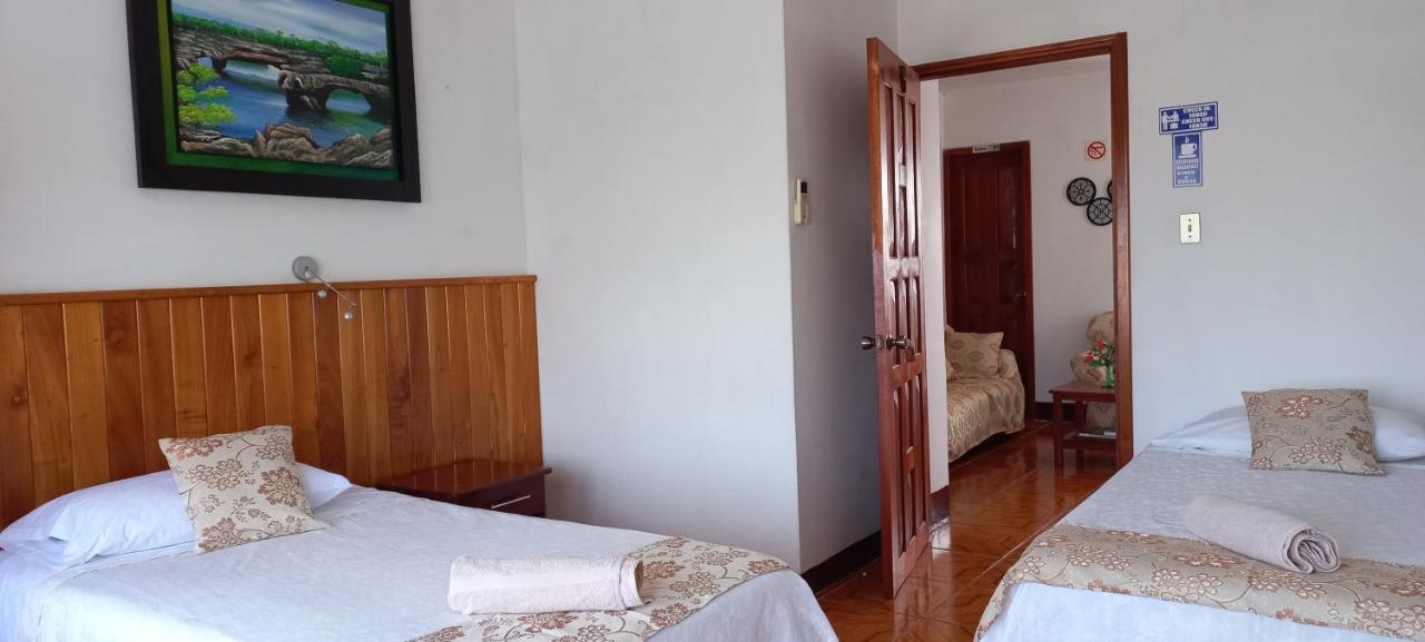 Hotel Sula Sula Puerto Villamil Buitenkant foto