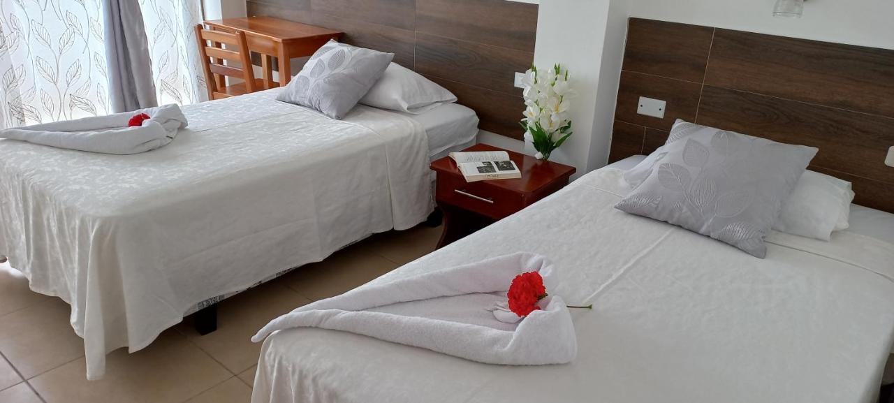 Hotel Sula Sula Puerto Villamil Buitenkant foto