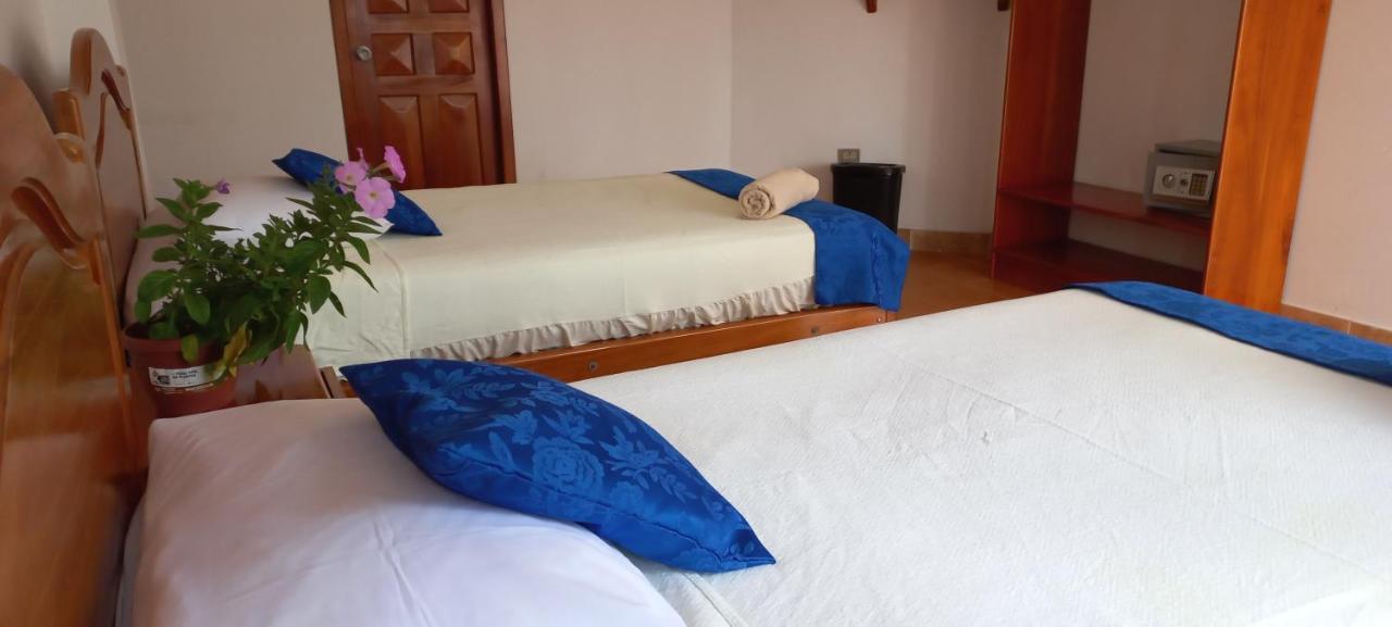 Hotel Sula Sula Puerto Villamil Buitenkant foto