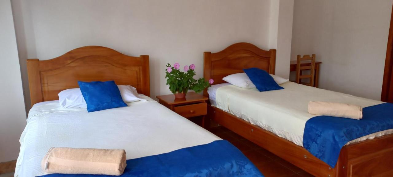Hotel Sula Sula Puerto Villamil Buitenkant foto