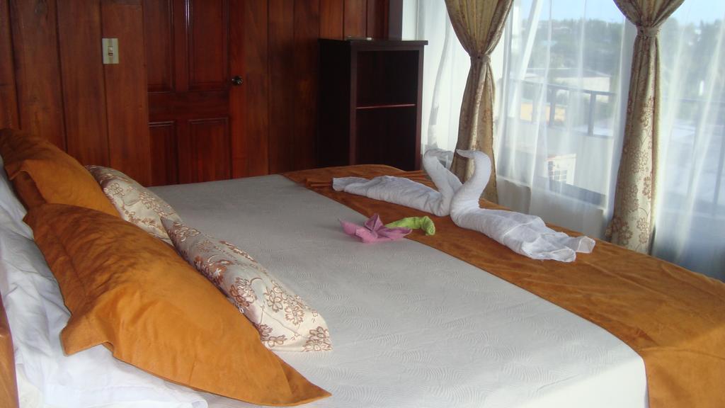 Hotel Sula Sula Puerto Villamil Buitenkant foto